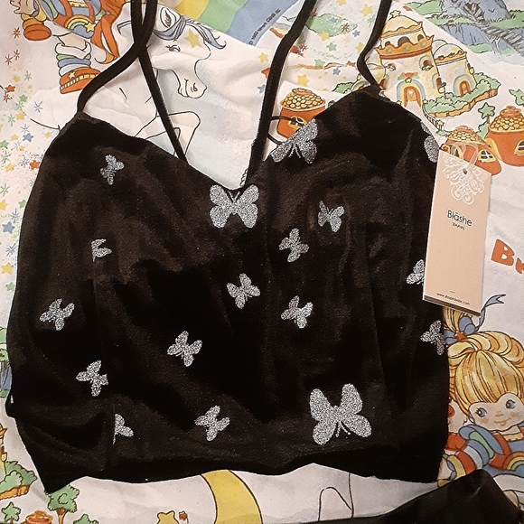 Two tops!!!with faux Leather Skirt size Large - Picture 2 of 4